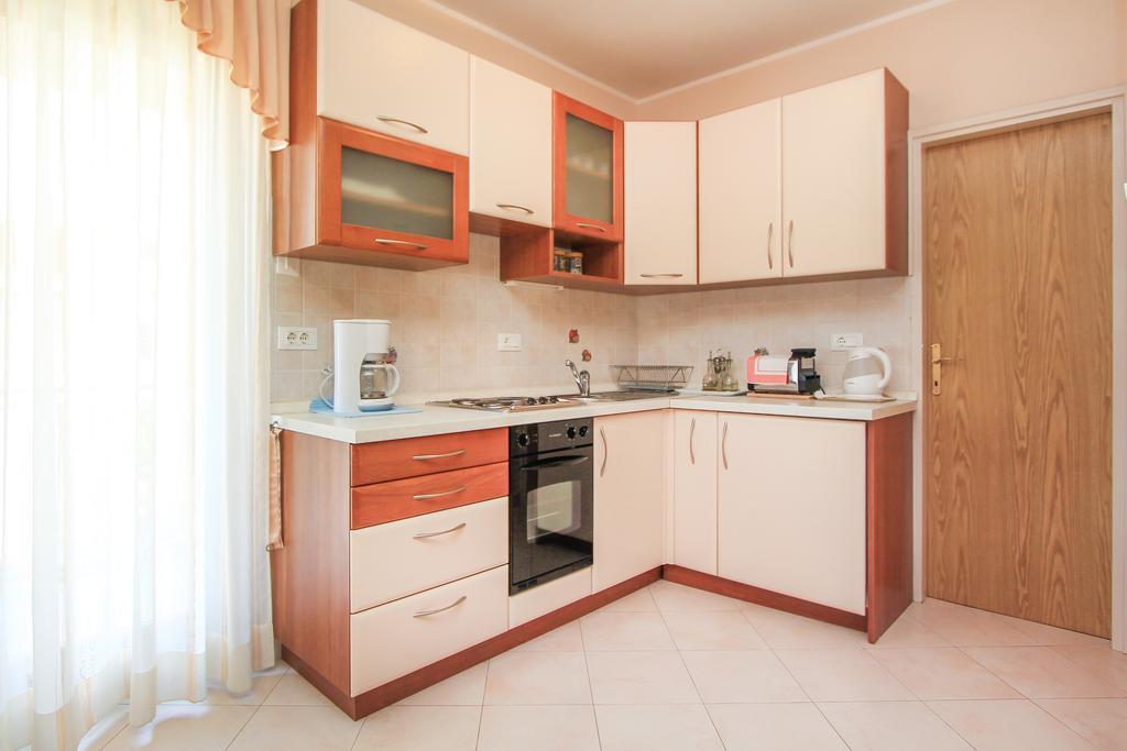 Apartments Silvia ポレッチ エクステリア 写真
