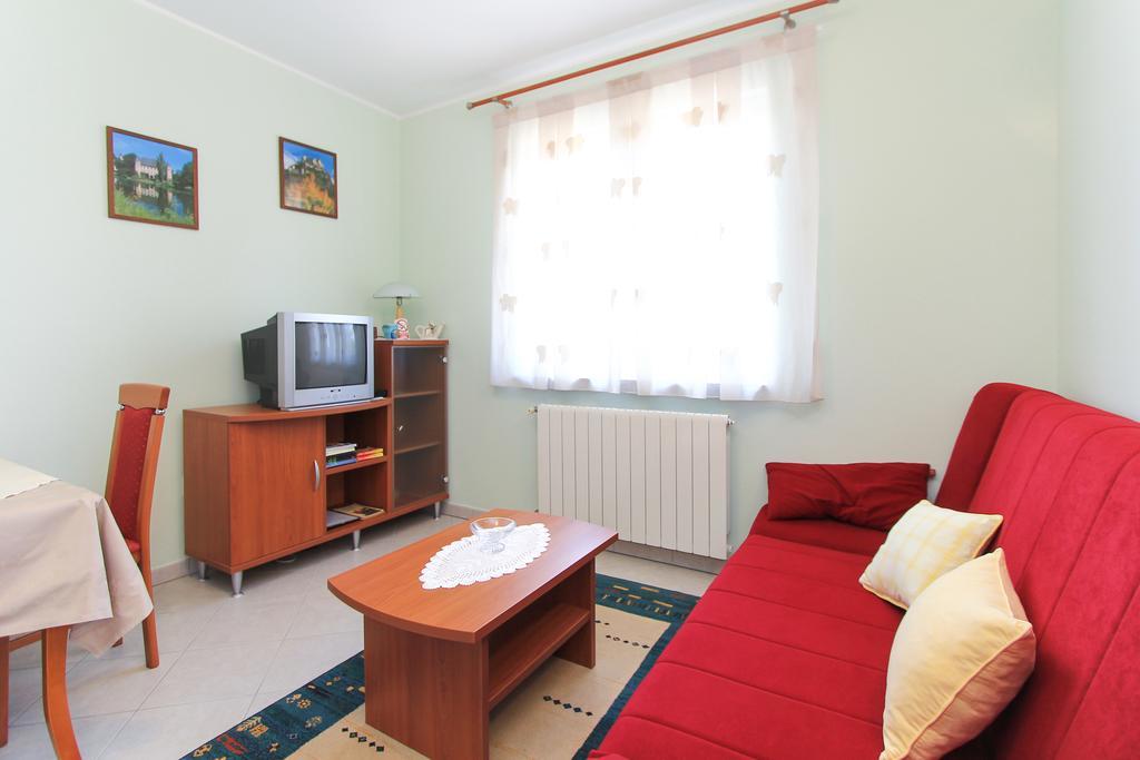 Apartments Silvia ポレッチ エクステリア 写真