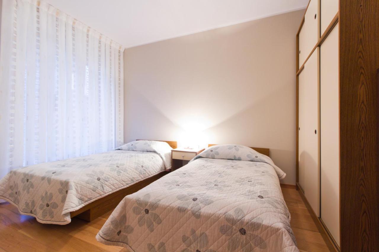 Apartments Silvia ポレッチ エクステリア 写真
