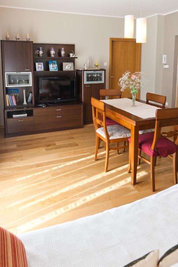 Apartments Silvia ポレッチ エクステリア 写真